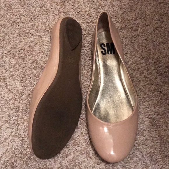 Shiny nude flats - Picture 2 of 3